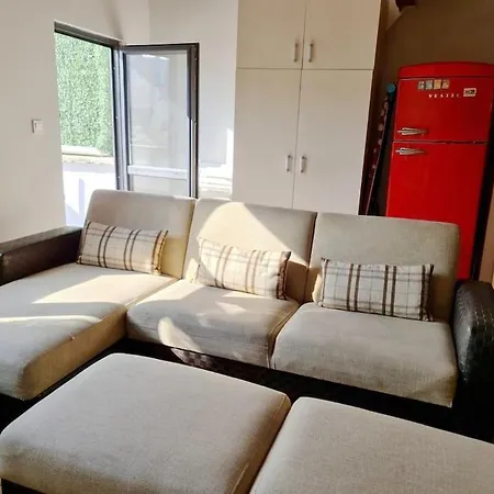 Peramira Flats Apartman *